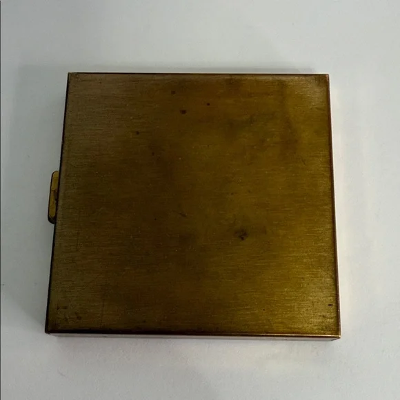 Vintage 1950s Volupte enameled brass compact with mirror & powder puff - Picture 5 of 5